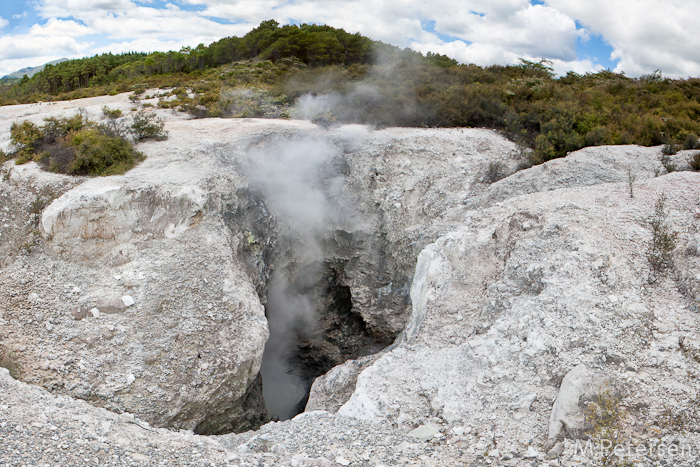 Inferno Crater - Wai-O-Tapu