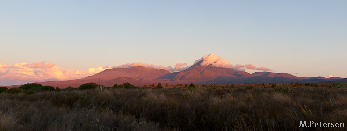 Mt. Tongariro und Mt. Ngauruhoe - Tongariro National Park