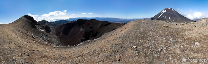 Red Crater und Mt. Ngauruhoe, Tongariro Crossing - Tongariro National Park