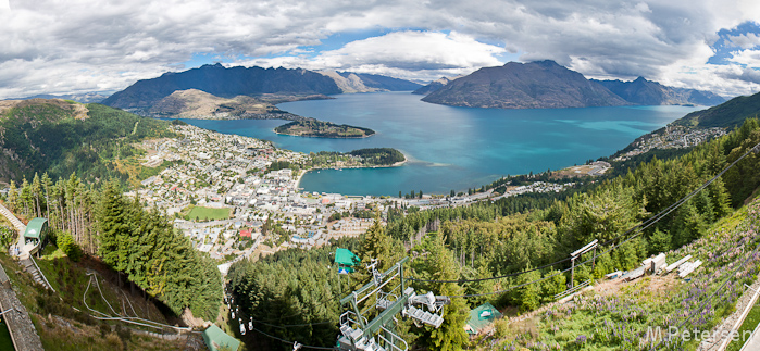 Blick von der Skyline Gondola auf Queenstown und den Lake Wakatipu - Queenstown