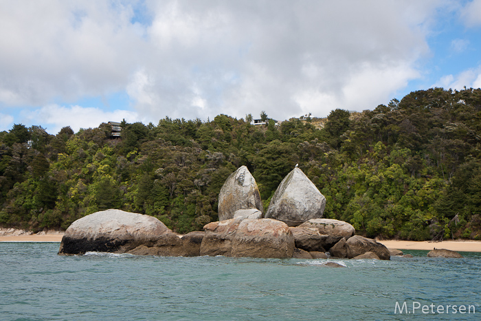 Splitted Rock - Abel Tasman National Park