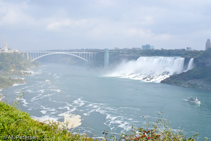 Rainbow Bridge und American Falls - Niagara Fälle