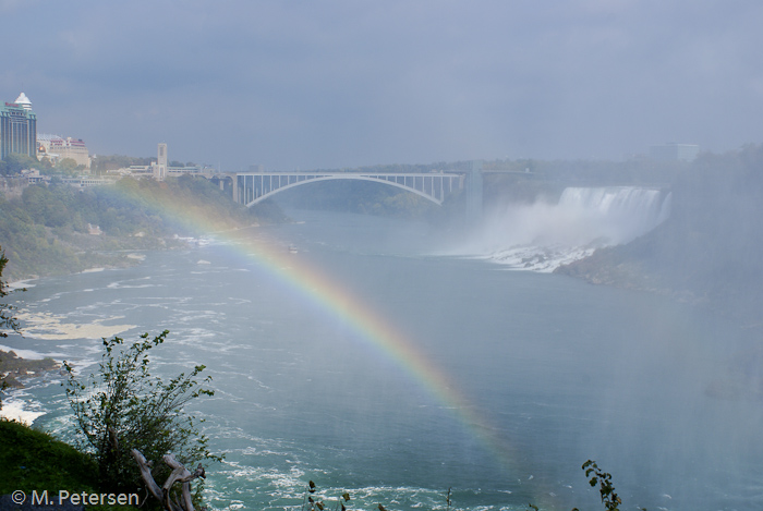 Rainbow Bridge und American Falls - Niagara Fälle